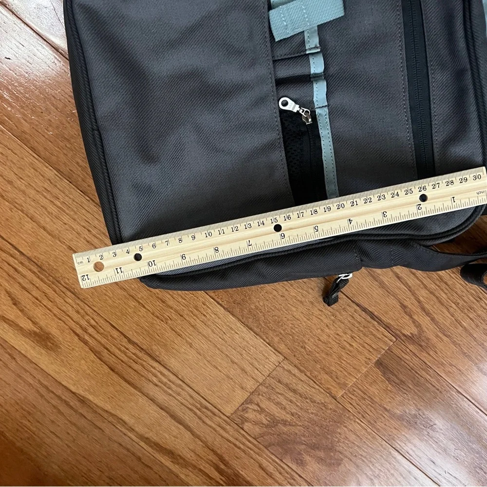 REI small Messenger style bag - Picture 4 of 7